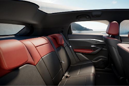 Kursi belakang VinFast VF 7