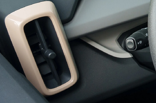 Ventilasi AC depan samping VF 3