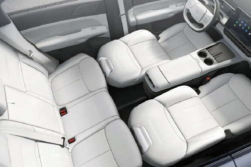 Kursi depan dan belakang XPENG G6