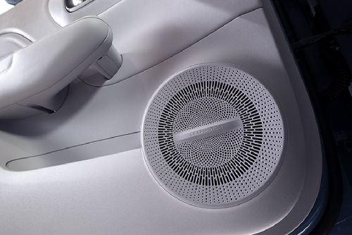 Speaker B10