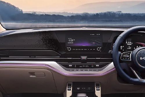 konsol tengah Carens