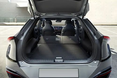 Tampak bagasi EV6 terbuka