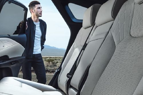 Kursi belakang Lexus RX