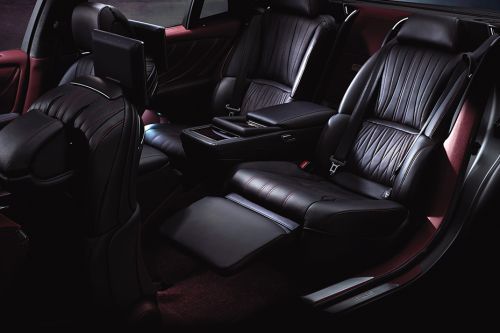 Lexus LS  Rear Seats
