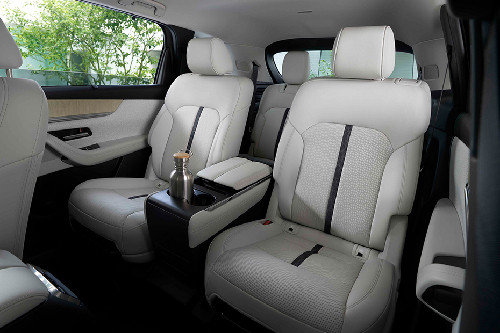 Kursi belakang Mazda CX-80