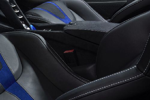 Cup holder depan 720S Spider