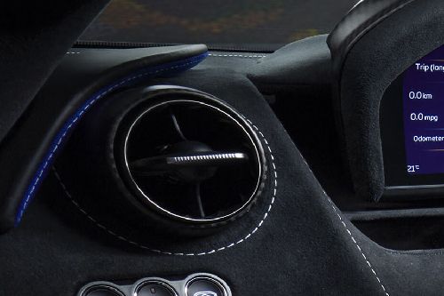 Ventilasi AC depan samping 720S Spider