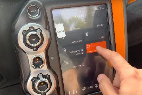 layar sentuh 720S Spider