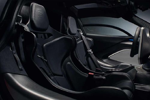 Kursi depan Senna