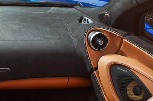 Ventilasi AC depan samping 570S Spider