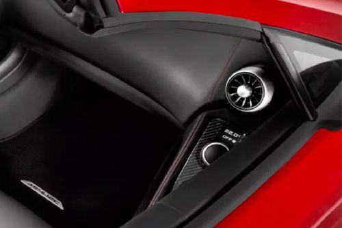 Ventilasi AC depan samping 12C Spider
