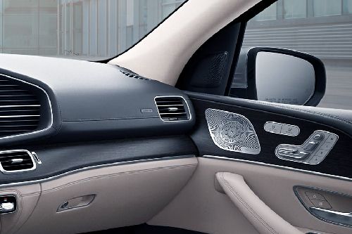 Tampak sisi penumpang GLS-Class