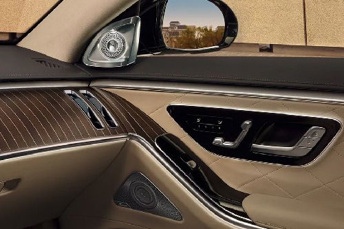 Handle pintu dalam Mercedes Benz S-Class