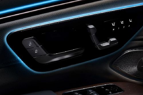 Handle pintu dalam Mercedes Benz EQS SUV