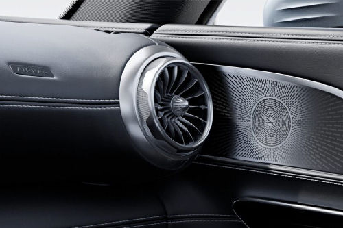 Ventilasi AC depan samping AMG GT