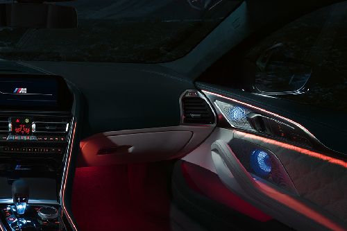 Tampak sisi penumpang M8 Gran Coupe
