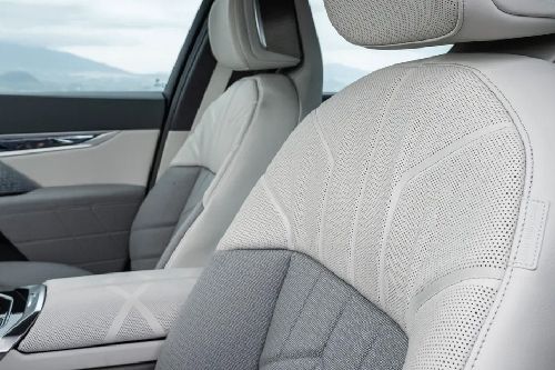 i7 Passenger Seat