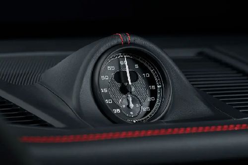 clock in Porsche Macan
