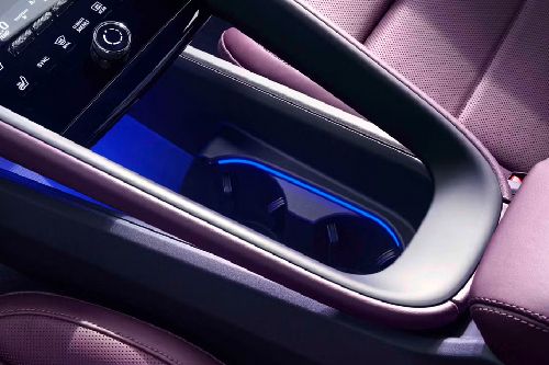 Cup holder depan Macan Electric