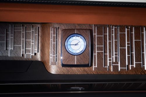clock in Rolls Royce Phantom
