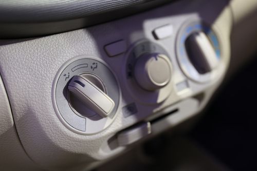 Front AC Controls of Suzuki Ertiga