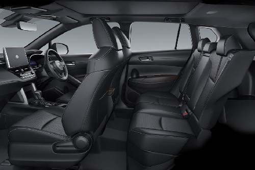 Kursi depan dan belakang Toyota Corolla Cross