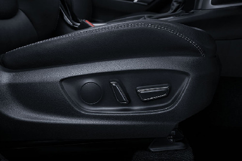 Pengatur kursi Toyota Corolla Cross