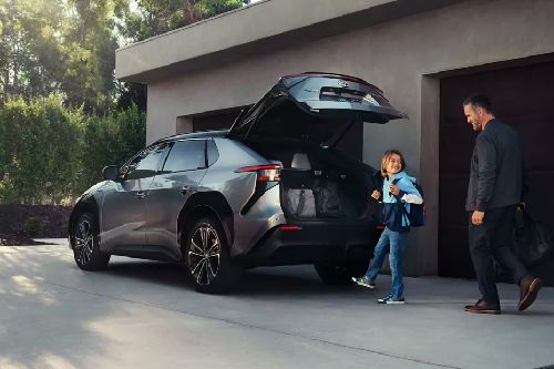 Tampak bagasi bZ4X terbuka