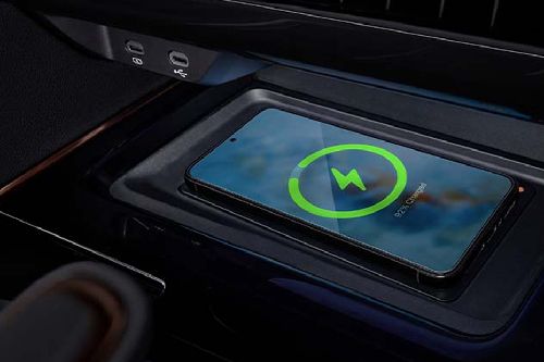 Power outlet Toyota Alphard