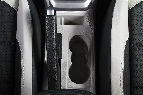 Tampak samping cup holder T-Cross