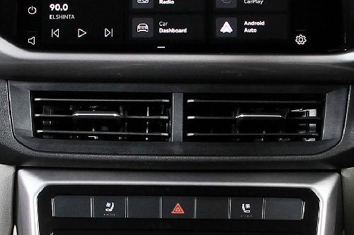 Ventilasi AC depan T-Cross