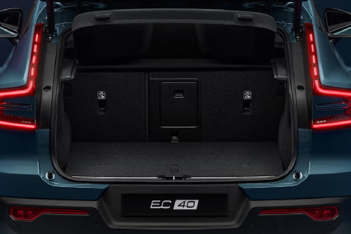 Tampak bagasi EC40 terbuka