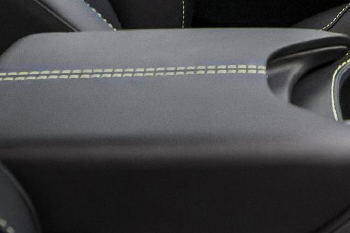 Pemisah depan tengah Vantage