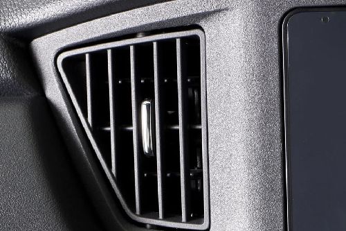 Ventilasi AC depan Sigra