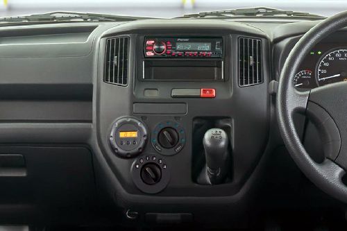 Front AC Controls of Daihatsu Gran Max MB