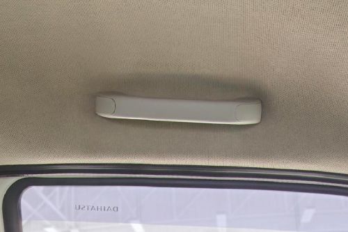 Handle pintu dalam Daihatsu Gran Max PU
