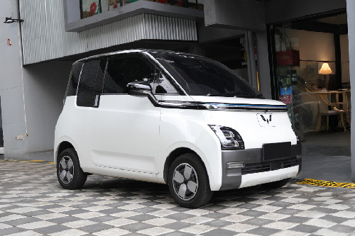 Wuling Air EV Front Cross Side View