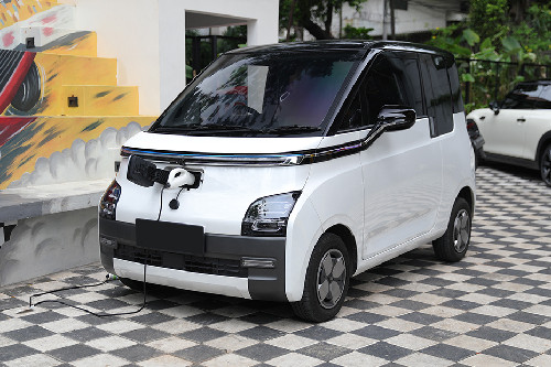 Wuling Air EV Front Side View