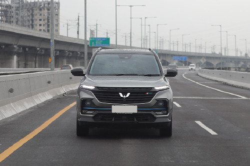 Full Front View Full Front View of Wuling Almaz Hybrid