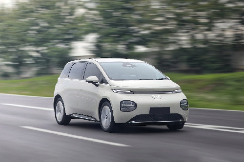 Tampak depan medium Wuling Cloud EV
