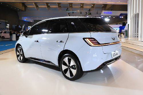 Rear Cross Side View of Wuling Cloud EV