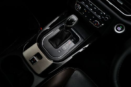 Tuas transmisi Glory 560