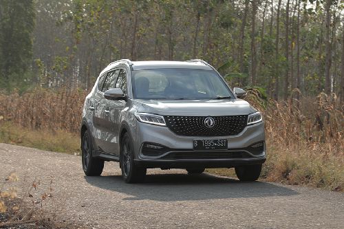 Tampak depan medium DFSK Glory i-Auto