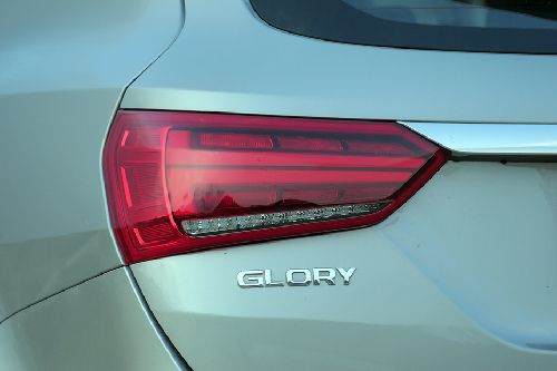 lampu belakang Glory i-Auto