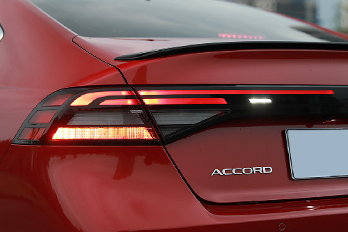 lampu belakang Accord