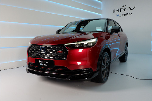 Tampak depan Honda HRV, tilted