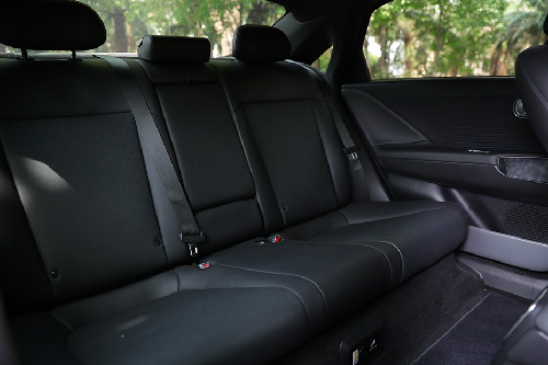 Kursi belakang Hyundai Ioniq 6