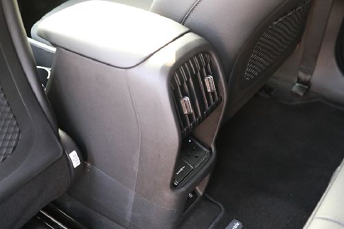 Pengatur AC belakang Kona Electric