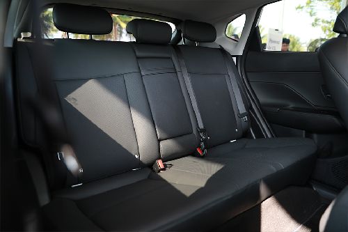 Kursi belakang Hyundai Kona Electric