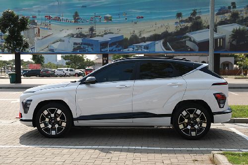 Tampak samping Tampak samping Kona Electric